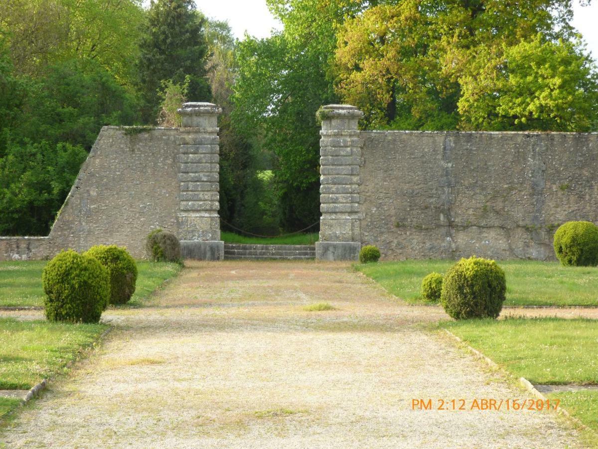 Chateau De Montrame Soisy-Bouy Exterior foto